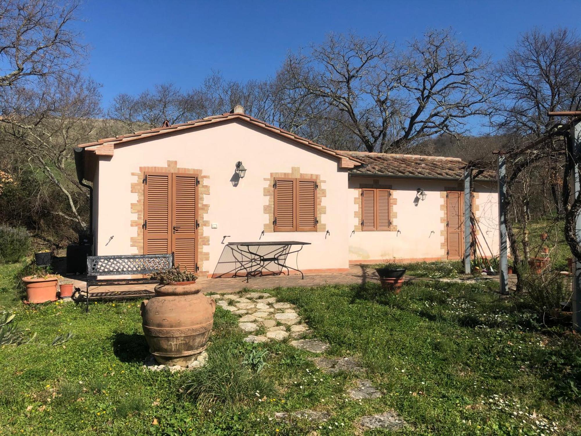 Villa Casa Indipendente In Paese Con Giardino Saturnia Exterior foto